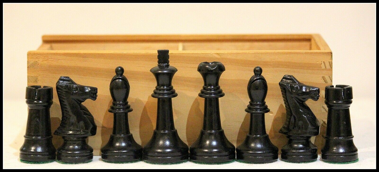 Pièces d’échecs noires d’occasion
