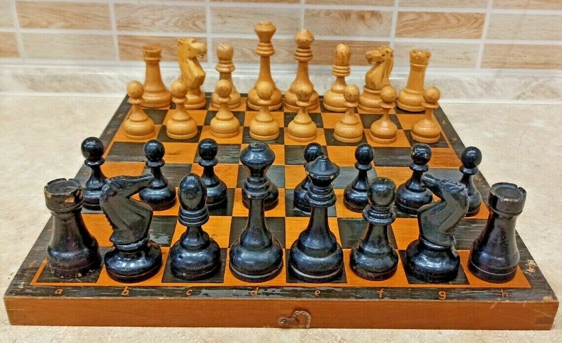Jeu d’échecs plateau pliable en bois