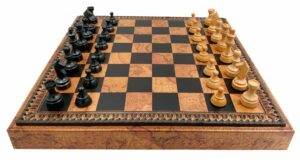 Jeu d'Échecs Classique - Échiquier - Backgammon et Jeu de dames en similicuir avec rangement & Pièces en bois