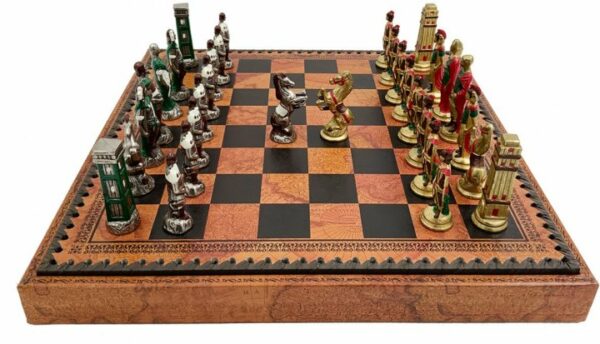 Jeu d'Échecs Romains vs Barbares - Échiquier - Backgammon et Jeu de dames en similicuir avec rangement & Pièces en métal