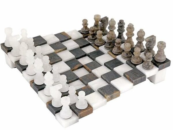 Ensemble "Gris et Blanc" Echiquier 3D et Jeu d'Echecs en Albâtre de Volterra