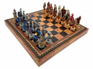 Jeu d'Échecs Roi Arthur - Échiquier - Backgammon et Jeu de dames en similicuir avec rangement & Pièces en résine