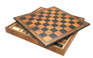 Jeu d'Échecs Roi Arthur - Échiquier - Backgammon et Jeu de dames en similicuir avec rangement & Pièces en résine