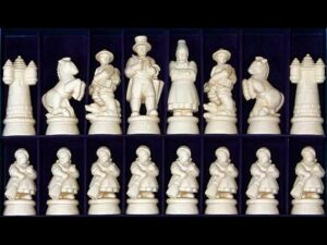 Jeu d'Echecs "Alpine Bois Naturel" en Bois des Alpes Massif Sculpté Traditionnellement