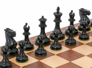 Ensemble "Competition Compact" Echiquier en Bois d'Erable et de Noyer, Jeu d'Echecs en Bois & Coffret de Rangement en Bois de Rose Doré