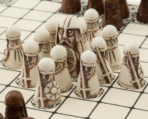 Jeu Viking - Hnefatafl - Pièces en résine & Surface de jeu en Lin