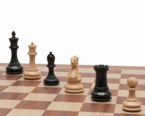 Jeu d'Échecs Classique Windsor -  Échiquier en bois d'Acajou et Bouleau & Pièces en Bois de Buis et Ébène