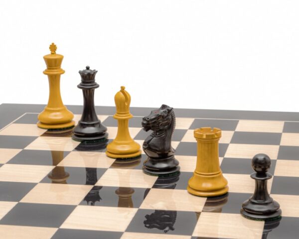 Jeu d'échecs Harrwitz Staunton de Luxe - Échiquier en bois d'Anegre noir et Erable & Pièces en Bois de Buis et Ébène