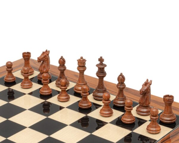 Jeu d'échecs Trapani - Échiquier en bois d'Anegre noir et Palissandre & Pièces en Acacia et Bois de Buis