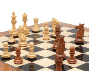 Jeu d'échecs Trapani - Échiquier en bois d'Anegre noir et Palissandre & Pièces en Acacia et Bois de Buis