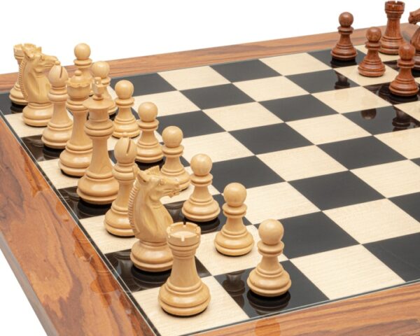 Jeu d'échecs Trapani - Échiquier en bois d'Anegre noir et Palissandre & Pièces en Acacia et Bois de Buis