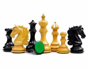 Jeu d'Echecs "Cavalerie" en Bois d'Ebène et Buis