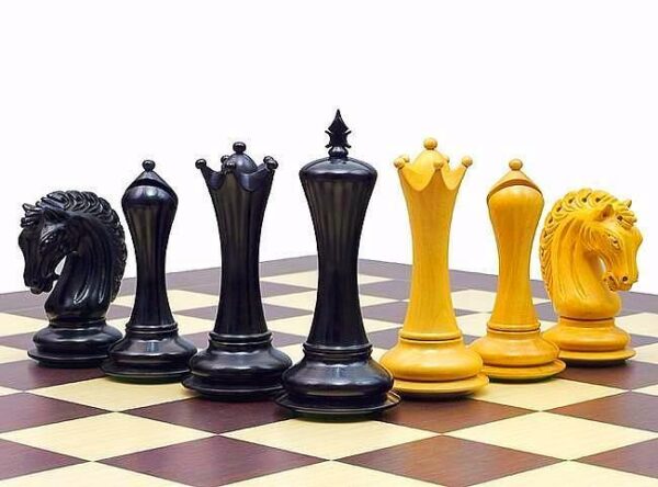 Jeu d'Echecs "Chevalier de l'Empire" en Bois d'Ebène et Buis